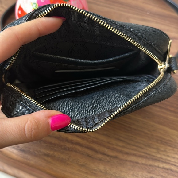 Black Leather Michael Kors Crossbody Bag Small - Picture 2 of 6